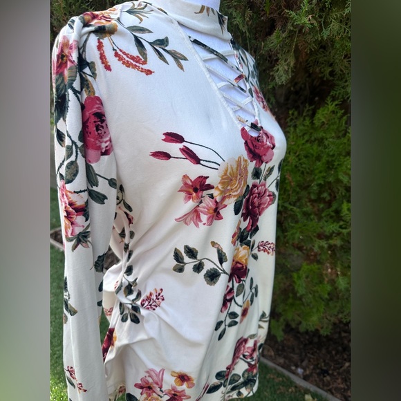 No Boundaries Women’s Floral Ivory Lace-Up V- Neck Long Sleeve Top/Dress XXL - Picture 4 of 9